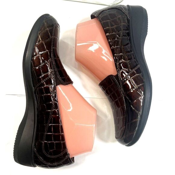Clarks Womens 8 M Brown Croc Patent Leather Loafter Slip On 26102166 $125.00 - Picture 8 of 11